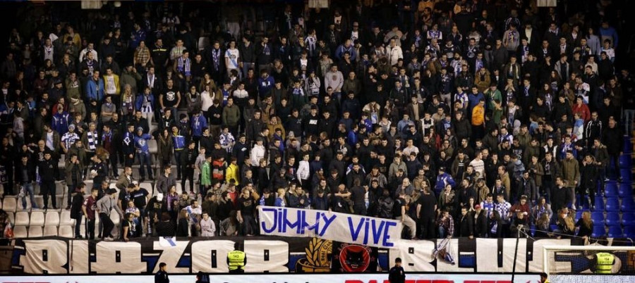 Antiviolencia vuelve a multar al Deportivo con 30.000 euros por permitir otra pancarta de los Riazor Blues