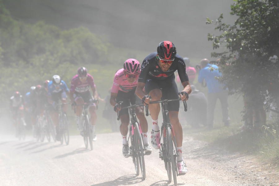 Giro de Italia (11ª): Evenepoel baja a la tierra