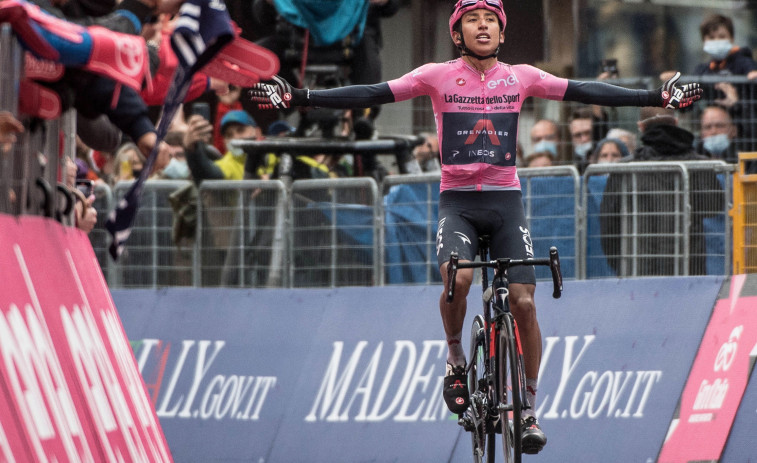 Giro de Italia (16ª): El rey se queda sin reina