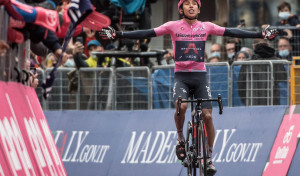 Giro de Italia (16ª): El rey se queda sin reina