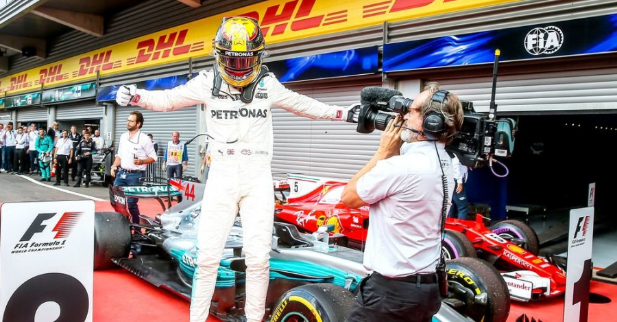 Hamilton vence y se acerca a Vettel