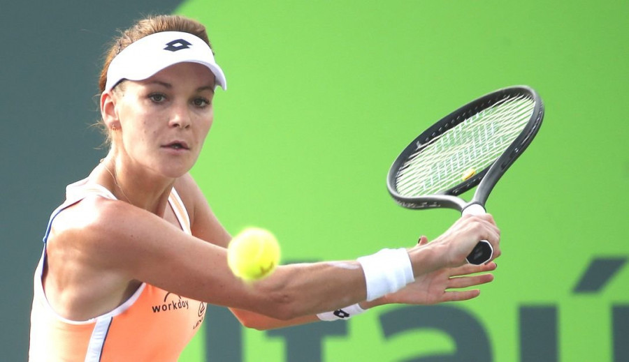 Radwanska: "Sharapova no debería recibir una invitación para el Roland Garros"