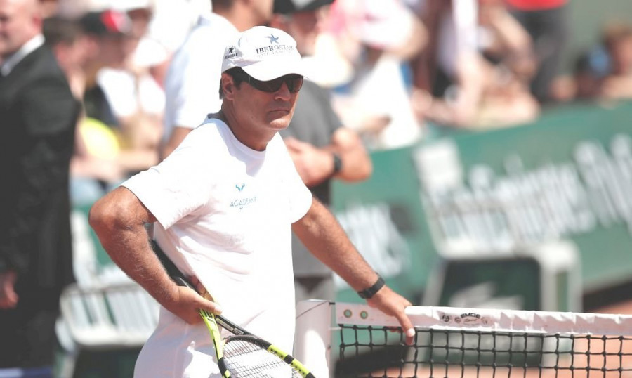 Toni Nadal: "Si Nadal juega como en París, tiene opciones de ganar Wimbledon"