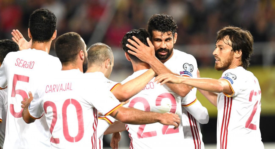 España cumple ante Macedona (1-2)