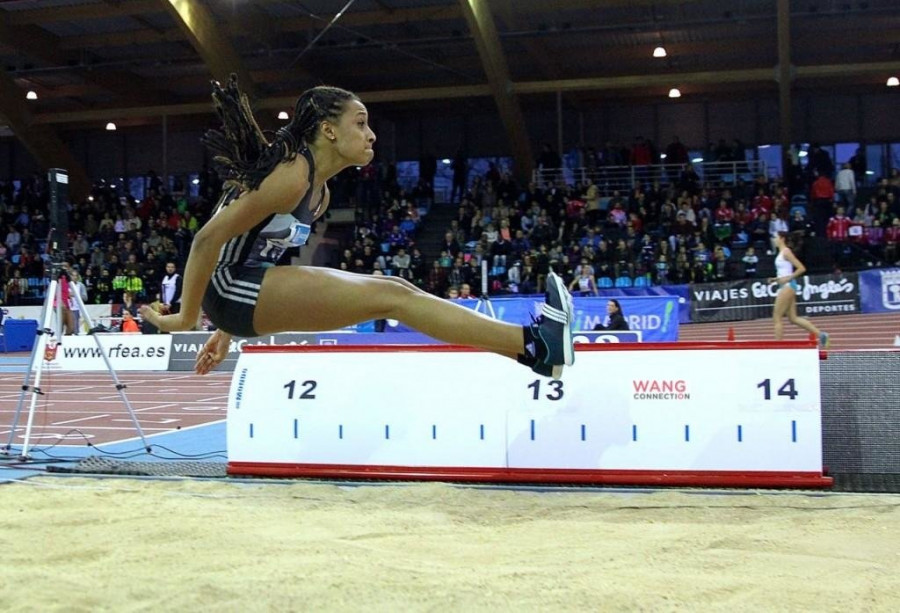 Ana Peleteiro se cuelga el oro de triple salto