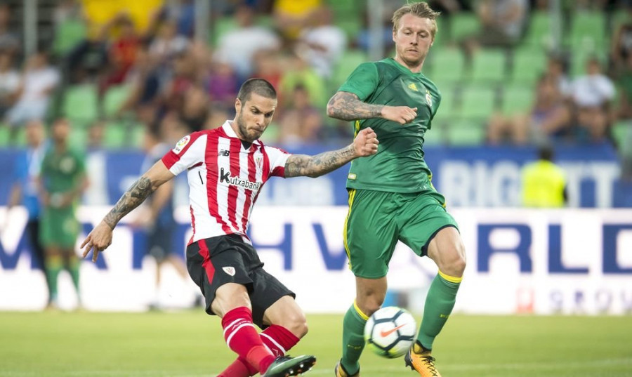 El Sevilla anuncia un principio acuerdo para fichar al defensa danés Simon Kjaer
