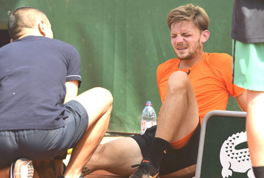 La lesión de Goffin abre la polémica de las lonas en Roland Garros