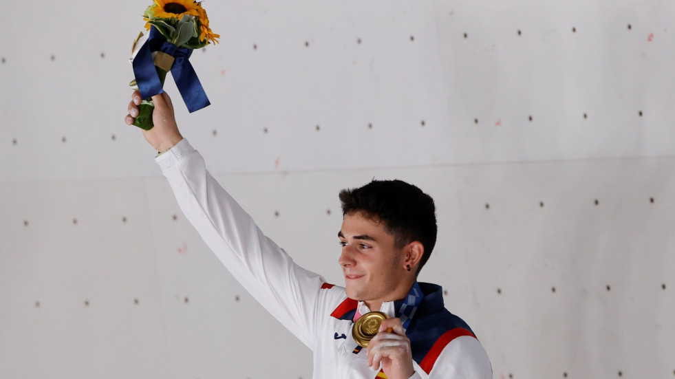 El español Alberto Ginés logra el primer oro olímpico en escalada
