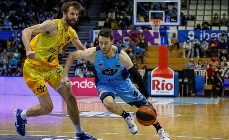 Tyler Kalinoski  lidera al Breogán y el Gran Canaria se apaga