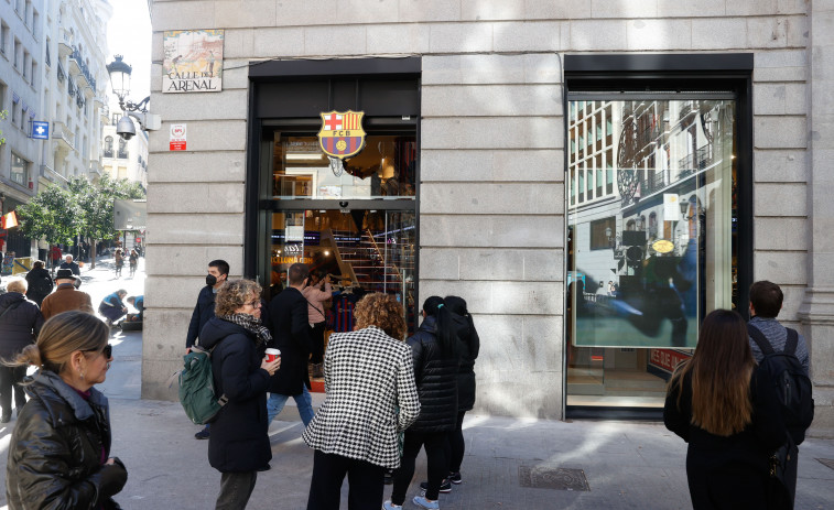 El Barça inaugura tienda en Madrid con una lona gigante: 