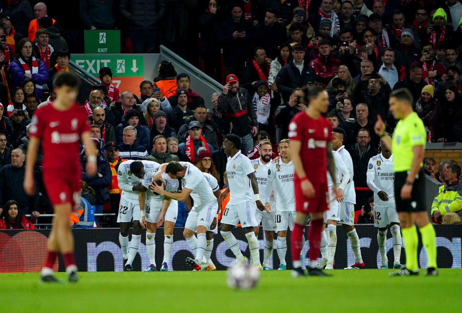 El Real Madrid asesta un golpe de autoridad en Anfield