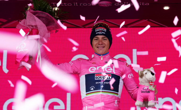 Evenepoel se retira del Giro tras dar positivo en covid-19