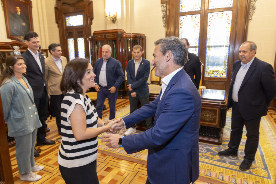 La alcaldesa Inés Rey recibió al nuevo Consejo del Depor