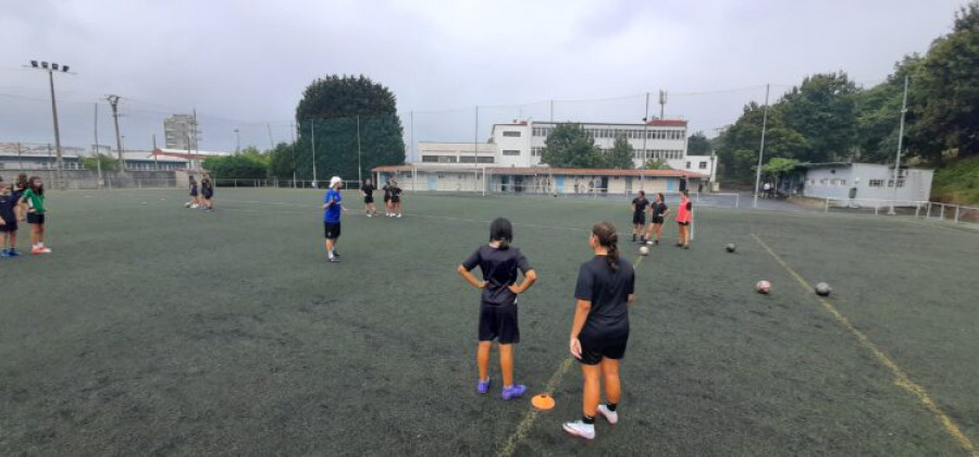 El Racing de Ferrol recupera su sección de fútbol femenino