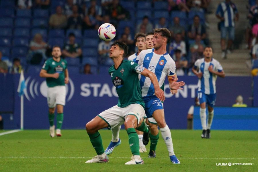 El Espanyol desmonta a un Racing de Ferrol con diez (3-0)