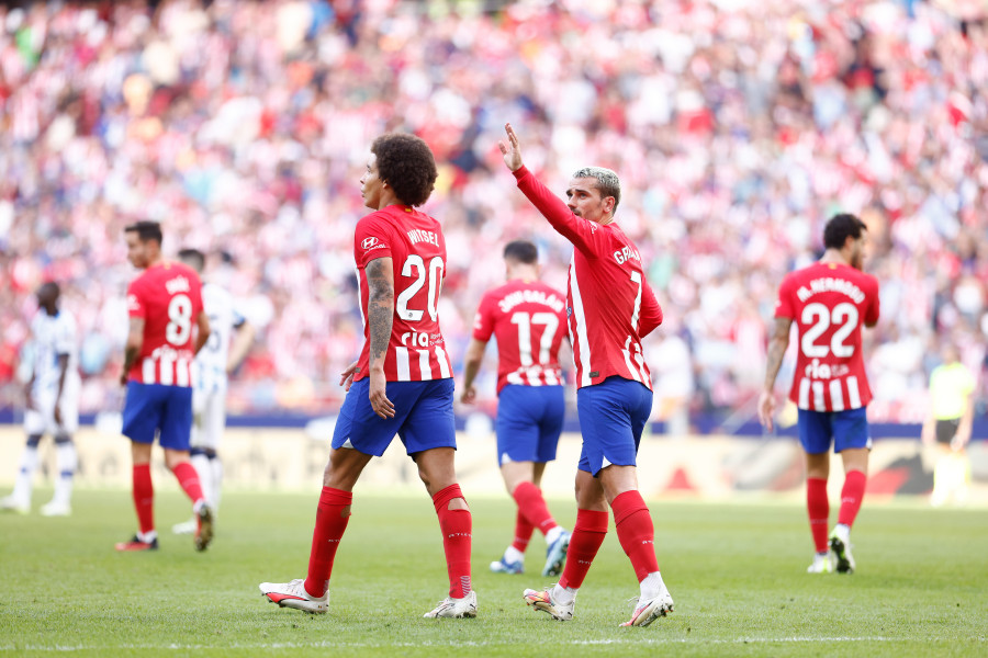 Griezmann, de penalti, da los tres puntos al Atlético ante la Real (2-1)