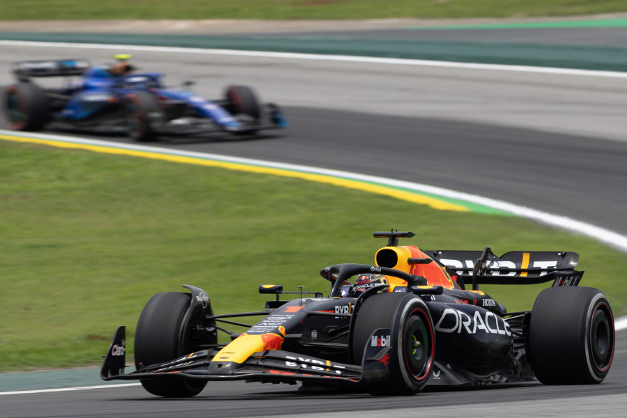 Verstappen saldrá primero en Brasil; Alonso arranca cuarto
