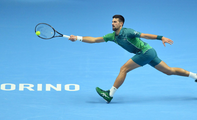 Djokovic se exhibe ante Alcaraz y se acerca a la gloria
