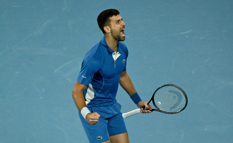 Un Djokovic espeso supera a Popyrin en cuatro sets