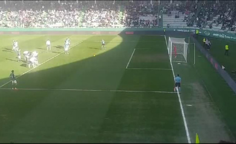 Un penalti de Sabin Merino le da al Racing un empate