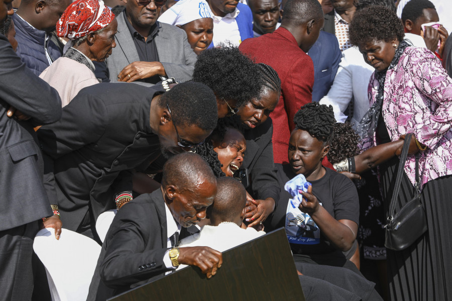 Emotivo adiós al atleta Kelvin Kiptum en Kenia en un funeral lleno de sentidos elogios