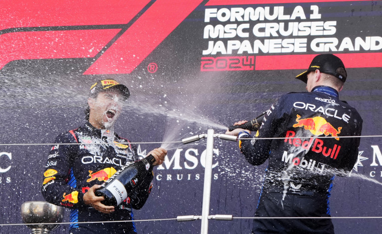 Verstappen lidera otro doblete con 'Checo' y Sainz mantiene su sensacional racha en Japón