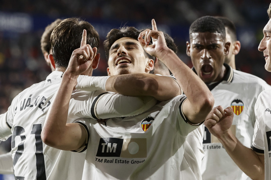 El Valencia recupera la séptima plaza y Budimir falla un penalti en el 97 (0-1)