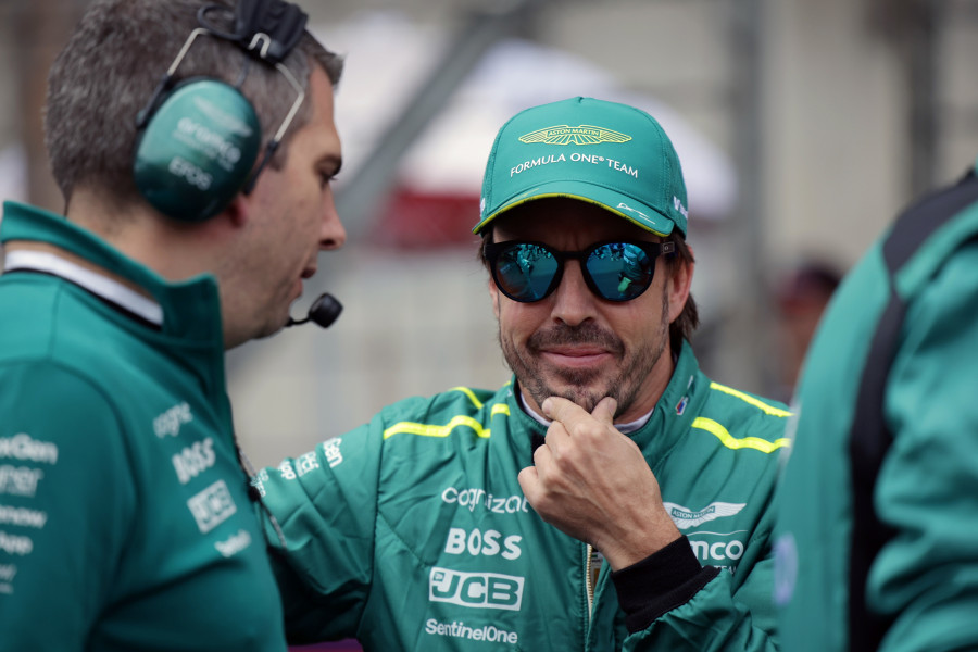 Alonso, tras su "increíble" sanción: "Hace pensar si salir a correr al siguiente 'sprint'"