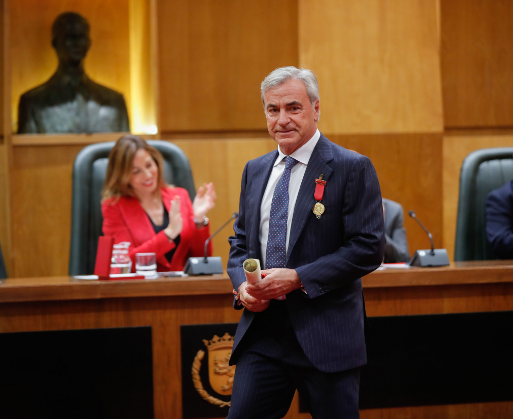 Carlos Sáinz recibe la Medalla al Mérito Deportivo Ciudad de Zaragoza