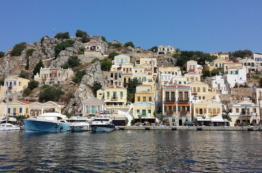 Un pueblo de Grecia que parece una maqueta (Symi)