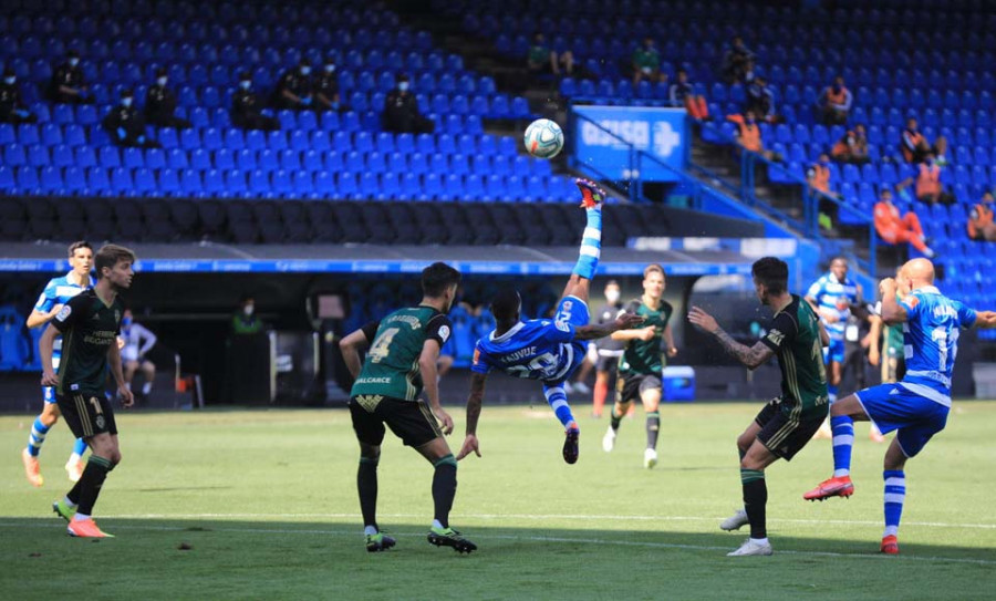 Beauvue, ausente en la sesión, ultima su adiós al Deportivo