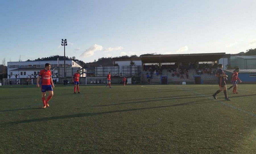 Betanzos y Montañeros firman un empate sin goles