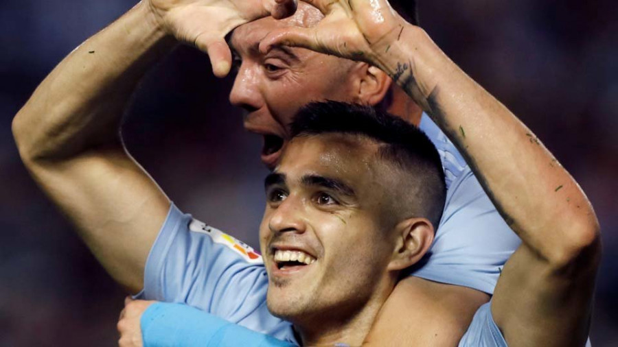 Iago Aspas y Maxi Gómez acercan al Celta a la permanencia