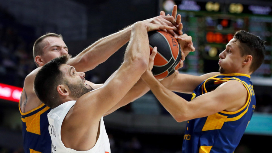 Felipe Reyes, octavo de la  acb en minutos