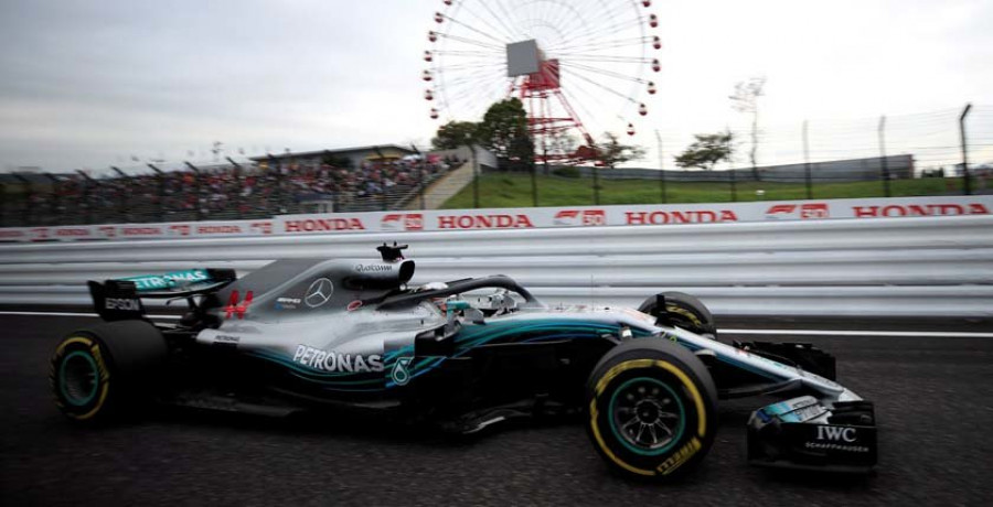 Hamilton ‘asusta’ a Vettel en el primer día de ensayos