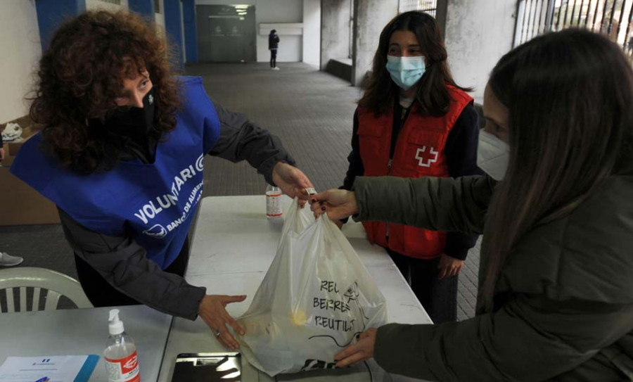 El estadio de Riazor se llena de solidaridad