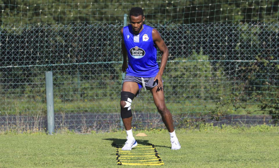 Uche Agbo rescinde con  el Standard y vuelve al club