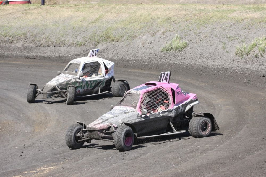 Dominio gallego en kartcross y en la División I en Morás