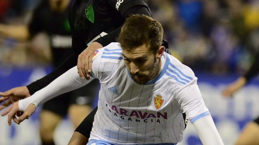 El Málaga corta su mala racha en Zaragoza y deja cuarto al Deportivo