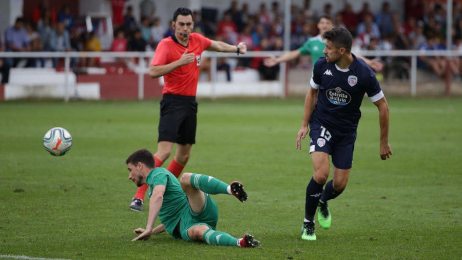 El Lugo se lleva el trofeo Vila de Foz desde los once metros