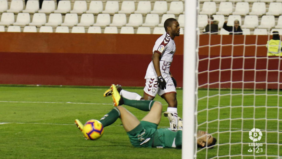 Un gol de Bela acaba con un buen Lugo