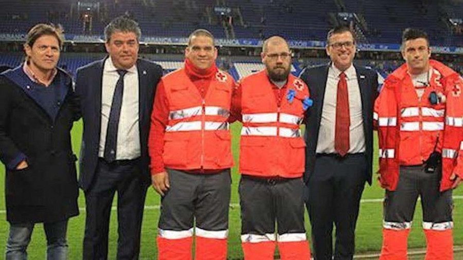 La camiseta del Depor que viaja a la Cruz Roja en Suiza