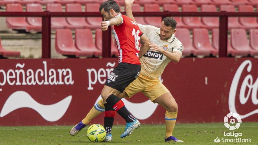 El Espanyol supera al Logroñés y sigue en la lucha por el liderato