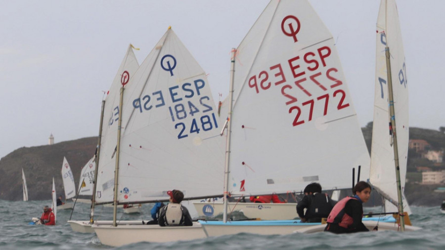 Jornada nula por falta de viento en la bahía coruñesa