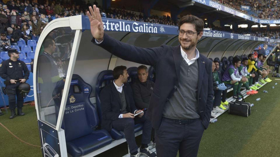 Víctor Sánchez, suspendido de sus funciones como entrenador del Málaga