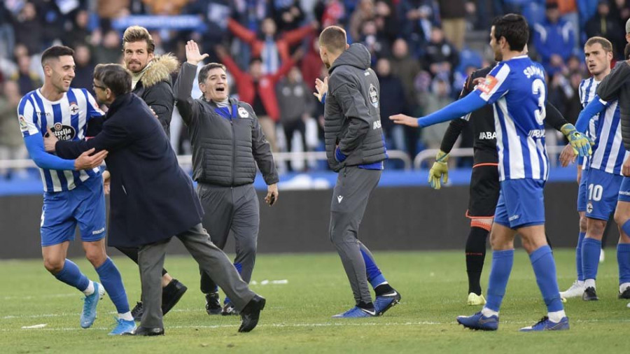 Fernando Vázquez, de nuevo el reanimador  del Deportivo