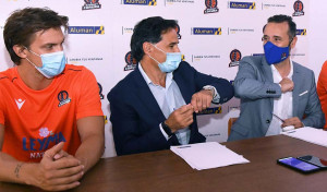 Roberto Cibeira se  aferra a los dos ascensos