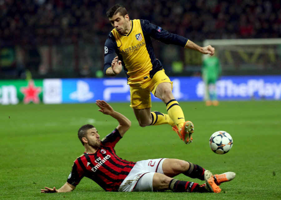 El club sondea al extremo del Benfica Adel Taarabt