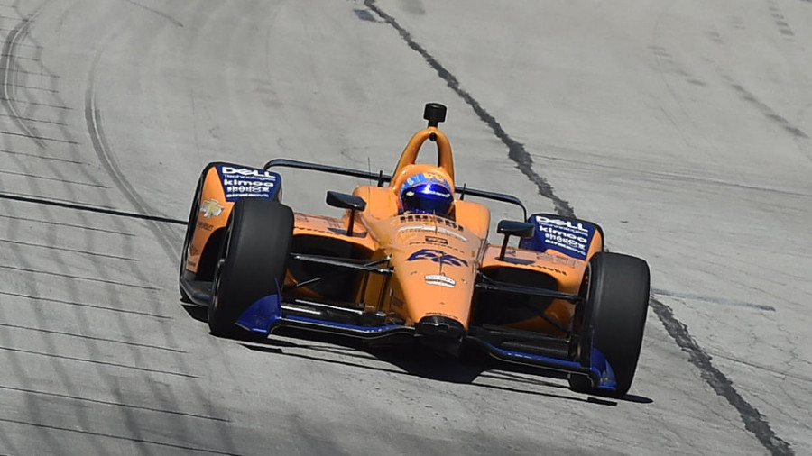 Alonso inicia los ensayos con el pie cambiado