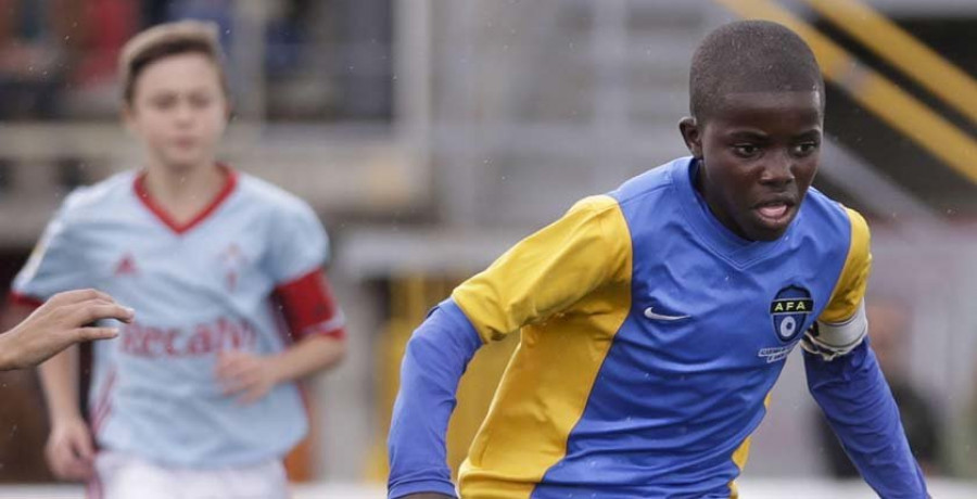 El crack Nelinho lideró la victoria de la AFA Angola contra el Celta